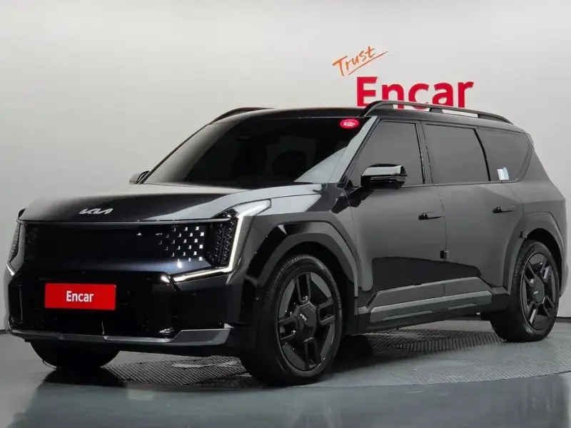 2025 Kia EV9 с пробегом 9 991 км