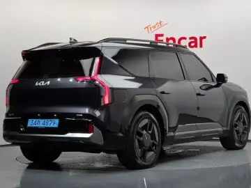 2025 Kia EV9 с пробегом 9 991 км