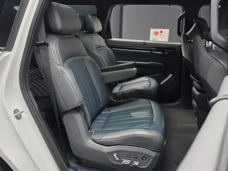 2024 Kia EV9 с пробегом 29 311 км