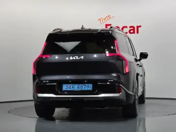 2025 Kia EV9 с пробегом 9 991 км
