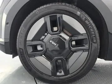 2025 Kia EV9 с пробегом 9 991 км