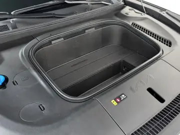 2025 Kia EV9 с пробегом 9 991 км
