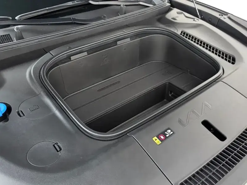 2025 Kia EV9 с пробегом 9 991 км
