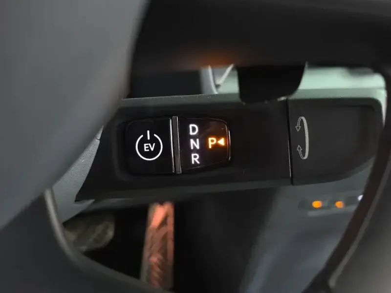 2025 Kia EV9 с пробегом 9 991 км