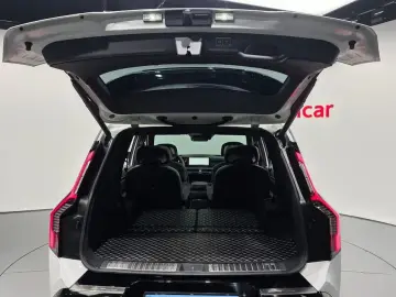 2024 Kia EV9 с пробегом 29 311 км