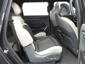 2025 Kia EV9 с пробегом 9 991 км