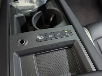 2025 Kia EV9 с пробегом 9 991 км
