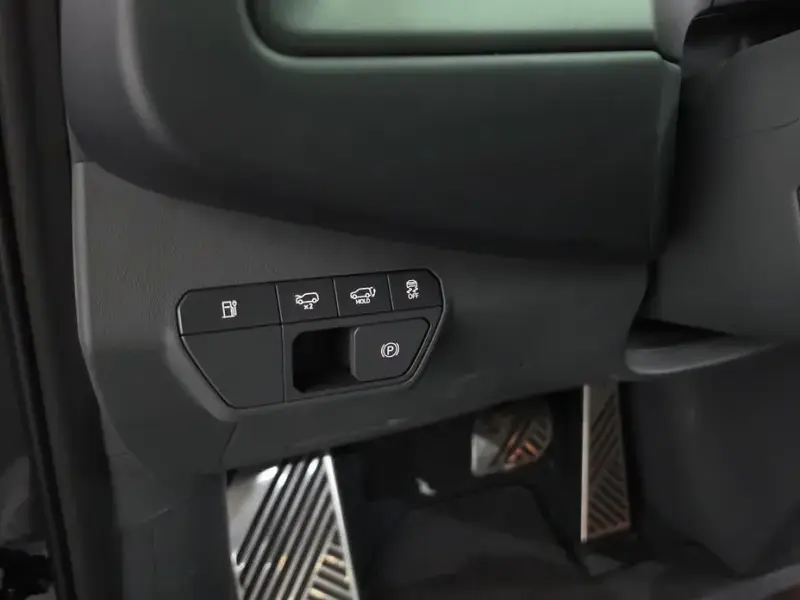 2025 Kia EV9 с пробегом 9 991 км