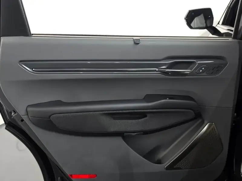 2025 Kia EV9 с пробегом 9 991 км