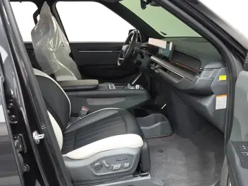 2025 Kia EV9 с пробегом 9 991 км
