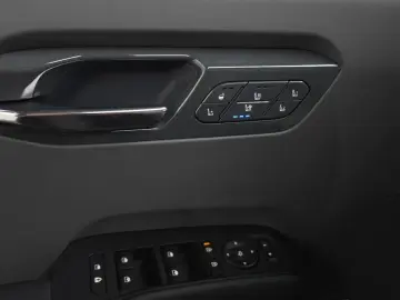 2025 Kia EV9 с пробегом 9 991 км