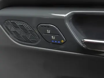 2025 Kia EV9 с пробегом 9 991 км