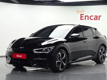 2022 Kia EV6 с пробегом 42 136 км