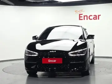 2022 Kia EV6 с пробегом 42 136 км