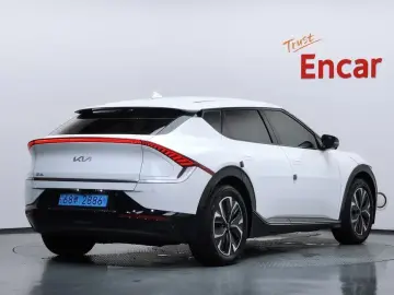 2022 Kia EV6 с пробегом 55 687 км