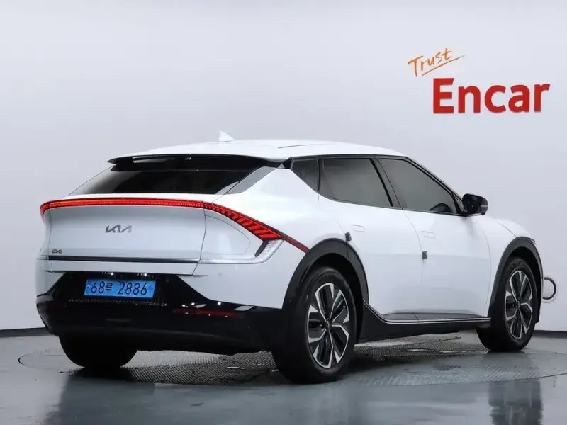 2022 Kia EV6 с пробегом 55 687 км