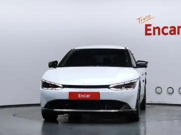 2022 Kia EV6 с пробегом 55 687 км