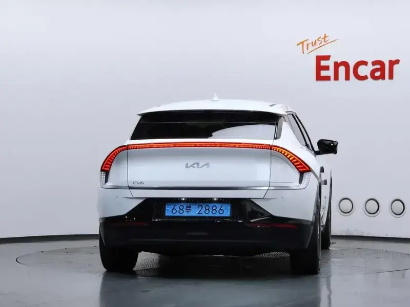 2022 Kia EV6 с пробегом 55 687 км