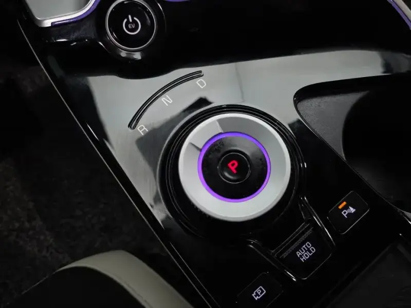 2022 Kia EV6 с пробегом 42 136 км