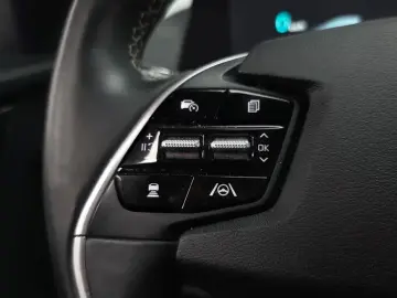 2022 Kia EV6 с пробегом 42 136 км