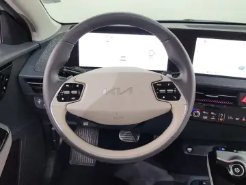 2022 Kia EV6 с пробегом 55 687 км