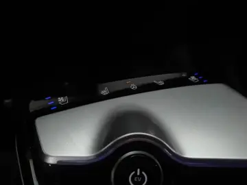 2022 Kia EV6 с пробегом 42 136 км