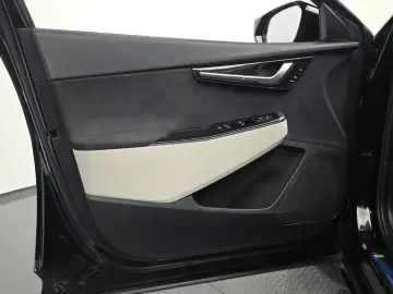2022 Kia EV6 с пробегом 42 136 км