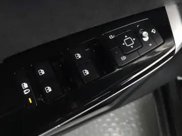2022 Kia EV6 с пробегом 42 136 км