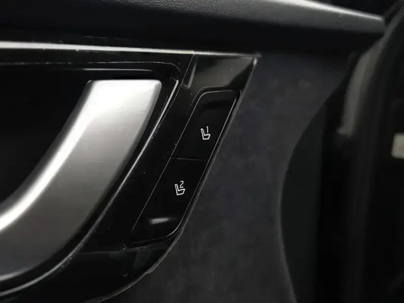 2022 Kia EV6 с пробегом 42 136 км