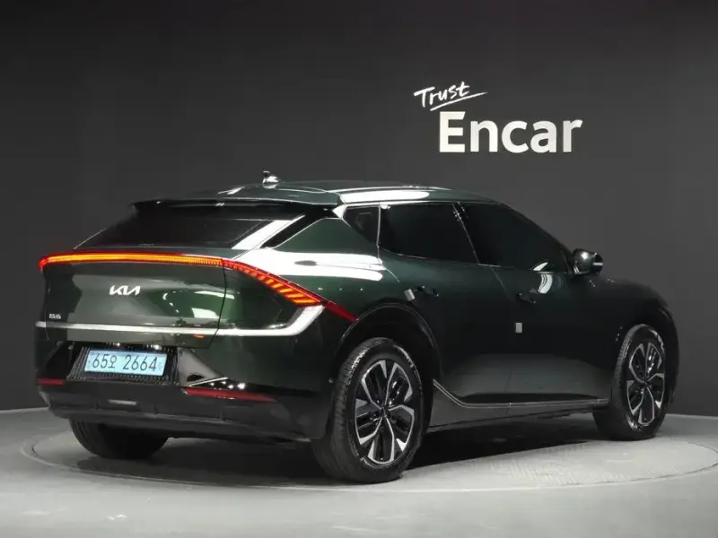 2023 Kia EV6 с пробегом 49 909 км