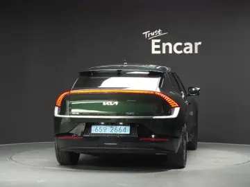 2023 Kia EV6 с пробегом 49 909 км