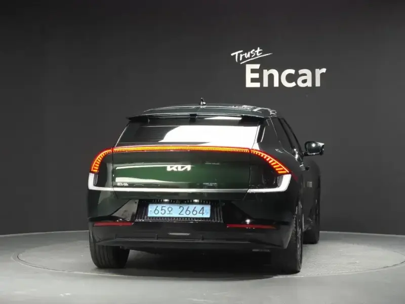 2023 Kia EV6 с пробегом 49 909 км