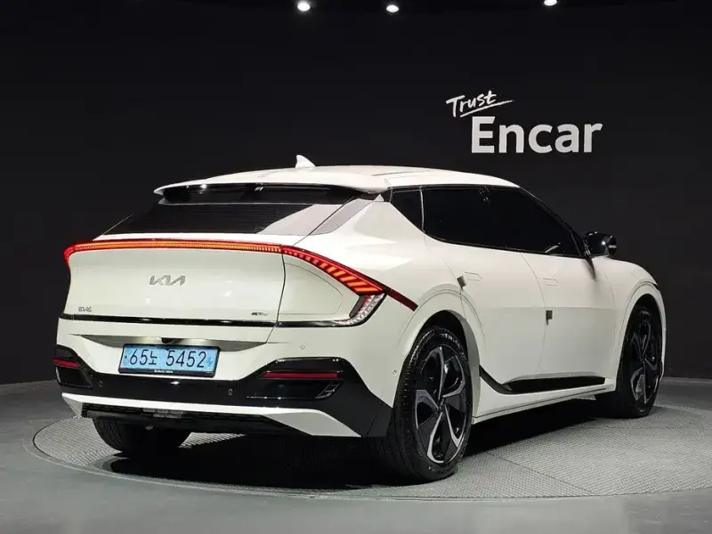 2022 Kia EV6 с пробегом 34 076 км