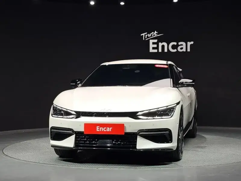 2022 Kia EV6 с пробегом 34 076 км