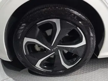 2022 Kia EV6 с пробегом 34 076 км