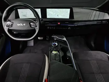 2022 Kia EV6 с пробегом 34 076 км