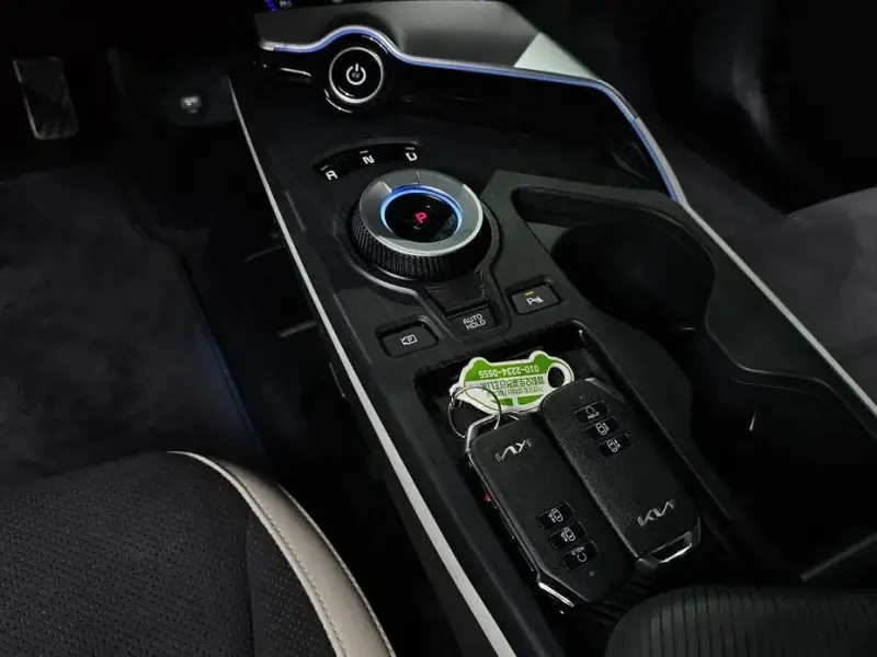 2022 Kia EV6 с пробегом 34 076 км