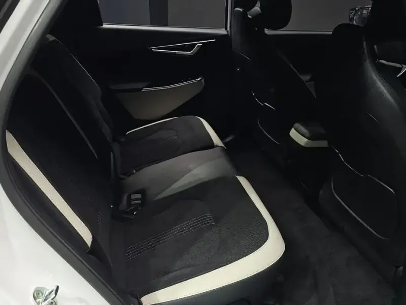 2022 Kia EV6 с пробегом 34 076 км