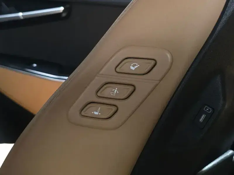 2023 Kia EV6 с пробегом 49 909 км