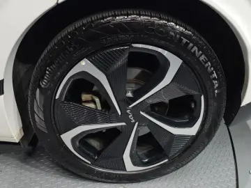 2022 Kia EV6 с пробегом 34 076 км