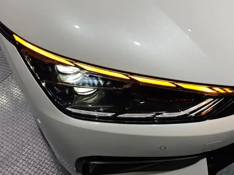 2022 Kia EV6 с пробегом 34 076 км