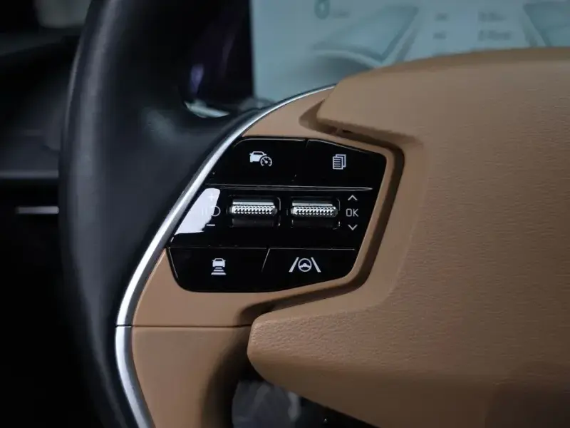 2023 Kia EV6 с пробегом 49 909 км