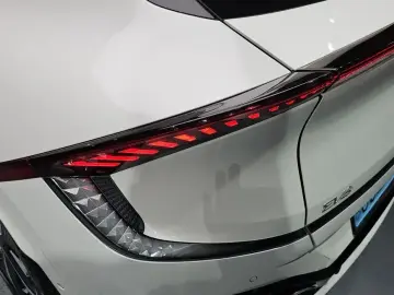 2022 Kia EV6 с пробегом 34 076 км