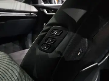 2022 Kia EV6 с пробегом 34 076 км