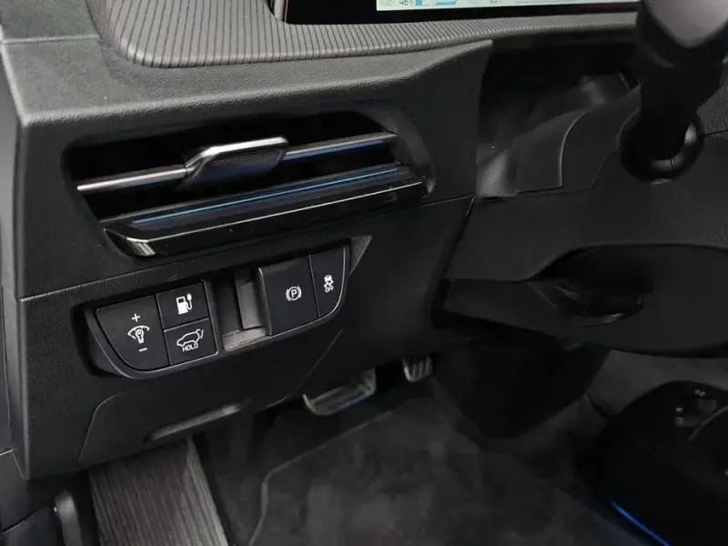 2022 Kia EV6 с пробегом 34 076 км