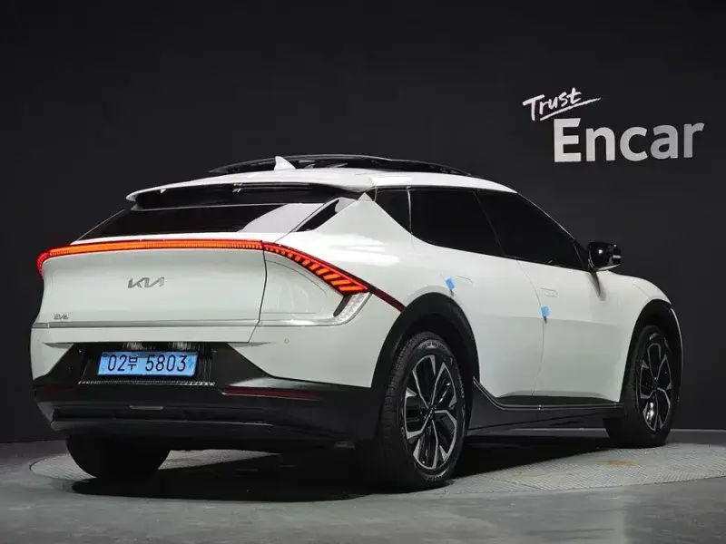 2022 Kia EV6 с пробегом 82 990 км
