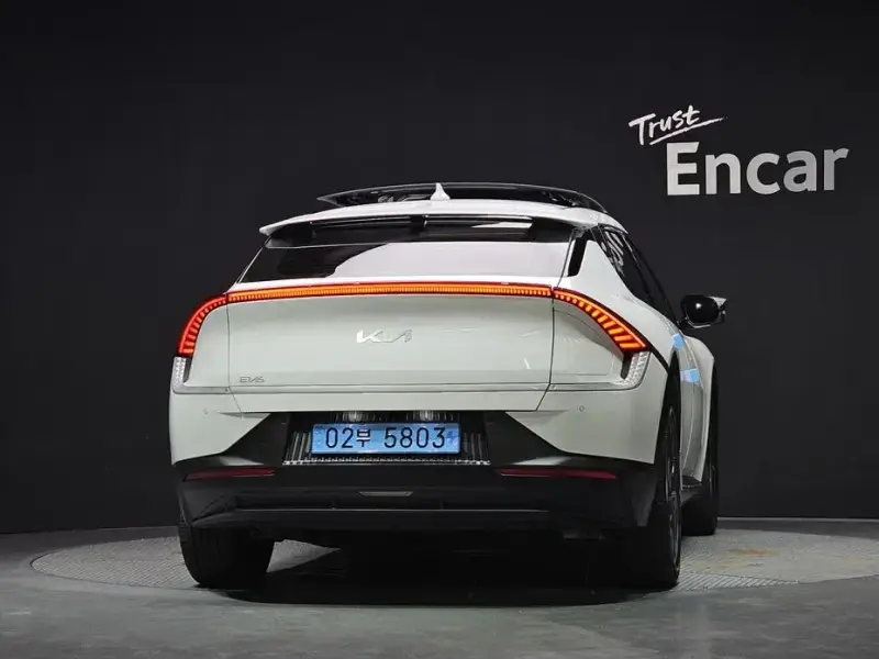 2022 Kia EV6 с пробегом 82 990 км