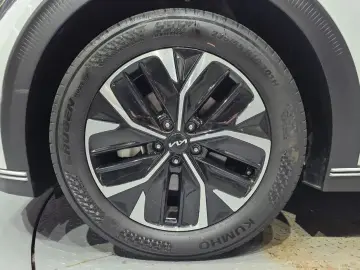 2022 Kia EV6 с пробегом 82 990 км