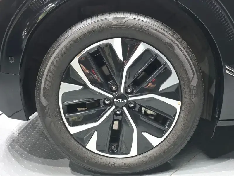 2023 Kia EV6 с пробегом 36 888 км
