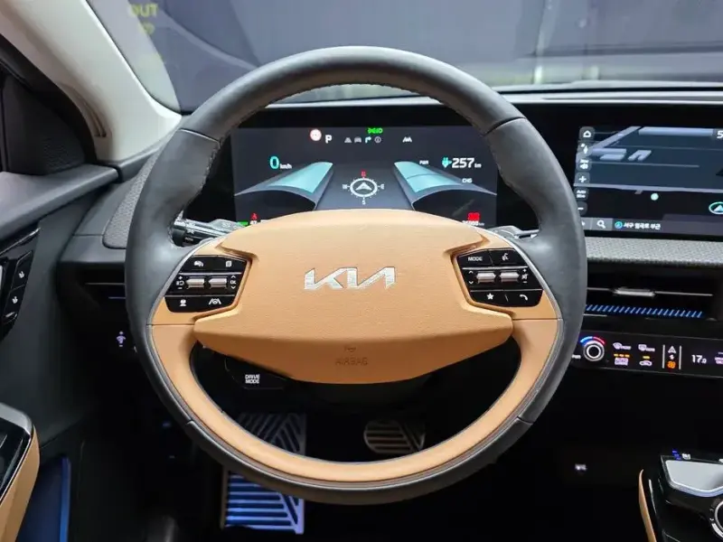 2023 Kia EV6 с пробегом 36 888 км